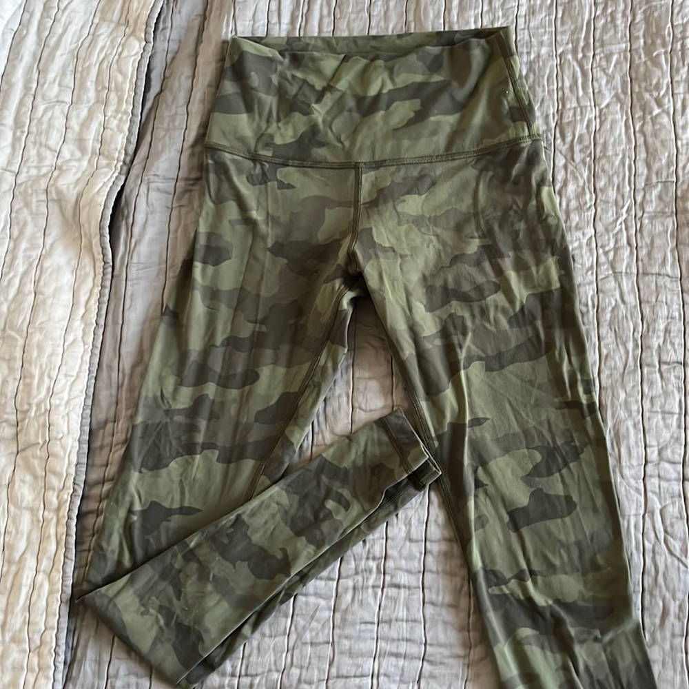 Lululemon 28 in align camo